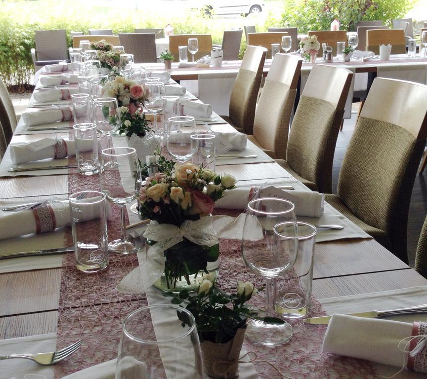 Hotel Restaurant Fidi Wolfsthal  Esterno foto